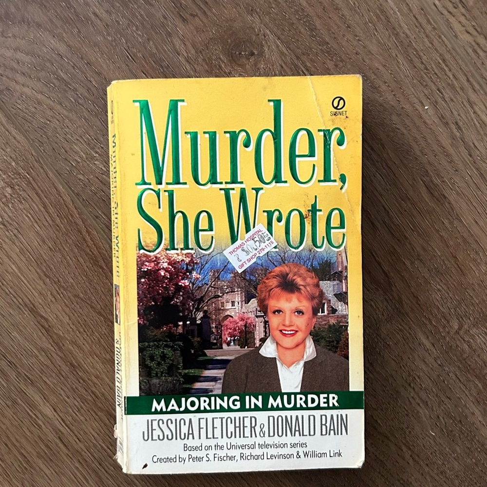 Murder, She Wrote Book - Majoring in Murder